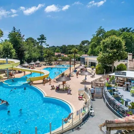 4 Etoiles - Piscine - Eeccfa