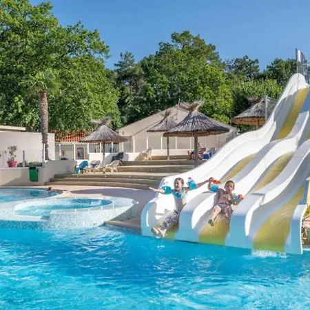 4 Etoiles - Piscine - Eeccfa Campingplatz